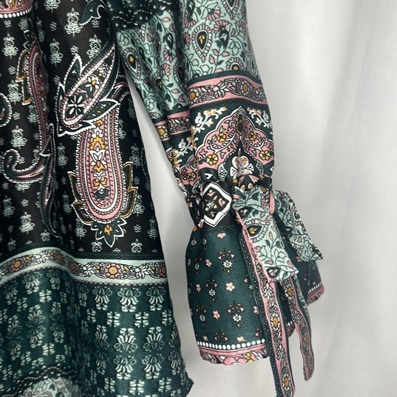 A. BYER OFF THE SHOULDER CHIFFON PATTERN BLOUSE (SIZE M) - Picture 5 of 9